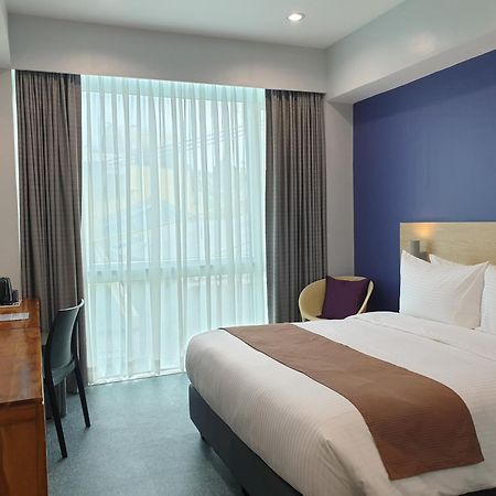 Leez Inn Makati Makati City Exteriér fotografie